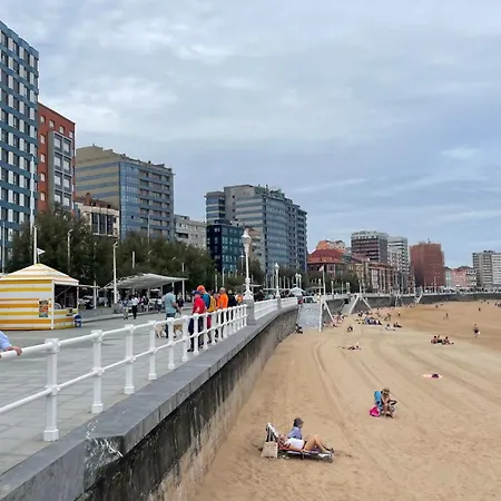 アパート Playa De ヒホン